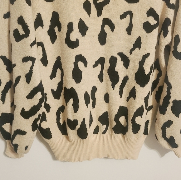 Merokeety | Women's Animal Print Balloon Sleeve Crewneck Sweater (Size Small) - Picture 10 of 11